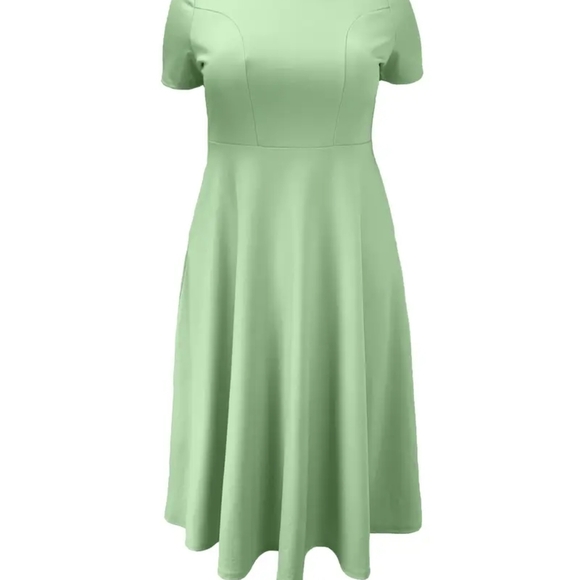 pph Dresses & Skirts - Chic Green Midi Dress